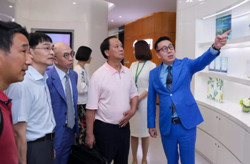 南京林业大学化学工程学院与绿叶洽谈合作
