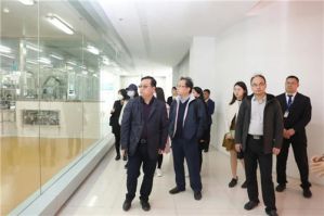 苏州“十四五”文化产业发展规划调研组来隆力奇调研