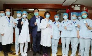 守护你是我的荣耀，双迪为滨城白衣送上防护用品