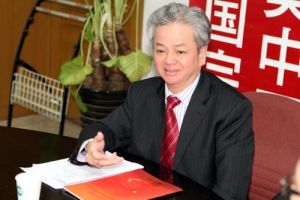 完美古润金：助力扶贫让华商与祖国心贴得更近</a>