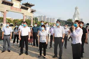 安徽省政协副主席肖超英调研康美（亳州）中药城</a>