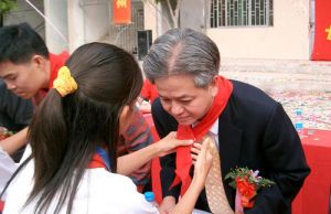 完美扶贫路：从百所希望学校到20万亩沙棘地