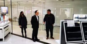 隆力奇：发力直播新业态 徐董参观考察星蚁公司
