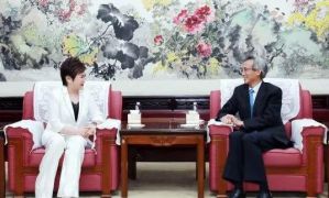林松添会长会见安利（中国）总裁余放</a>
