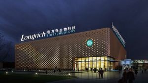 隆力奇：与公益慈善为伴，坚持回馈社会的初心