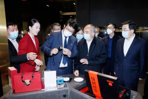 山东省委书记林武到东阿阿胶考察调研