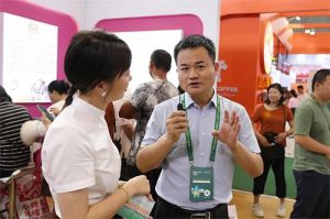 新时优品高调亮相中国特许加盟展（上海站）