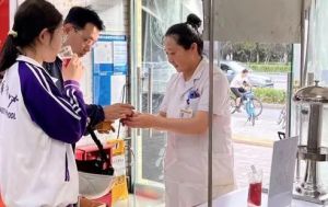 同仁堂集团各门店为高考考生提供贴心服务