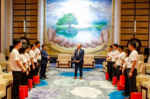 党员当先锋 天狮展宏图