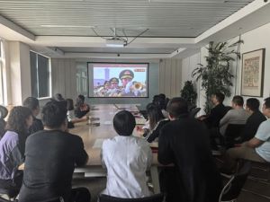 金诃藏药组织收看抗战胜利80周年9.3阅兵