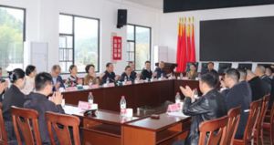 胡国安陪长沙市人大常委会副主任赴浏阳调研