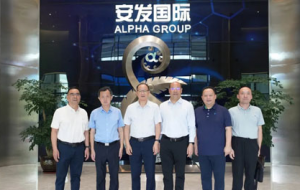 江苏省侨联主席刘标一行莅临安发生物调研