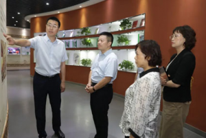 四川省内江市人大常委会副主任到新时代交流